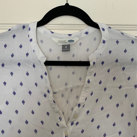 Old Navy • Women’s patterned top - Picture 2 of 3